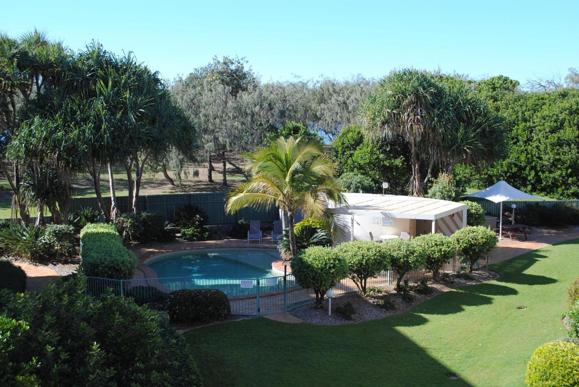 Surfside On The Beach Buddina Room photo