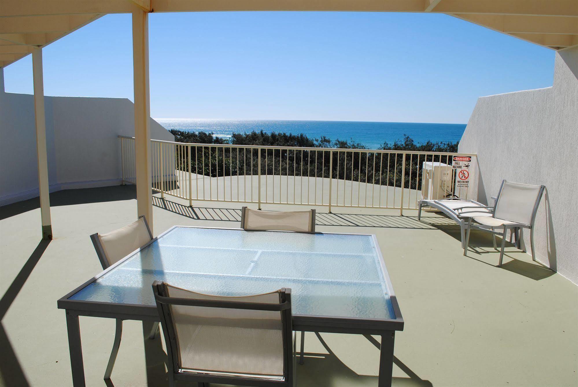 Surfside On The Beach Buddina Exterior photo