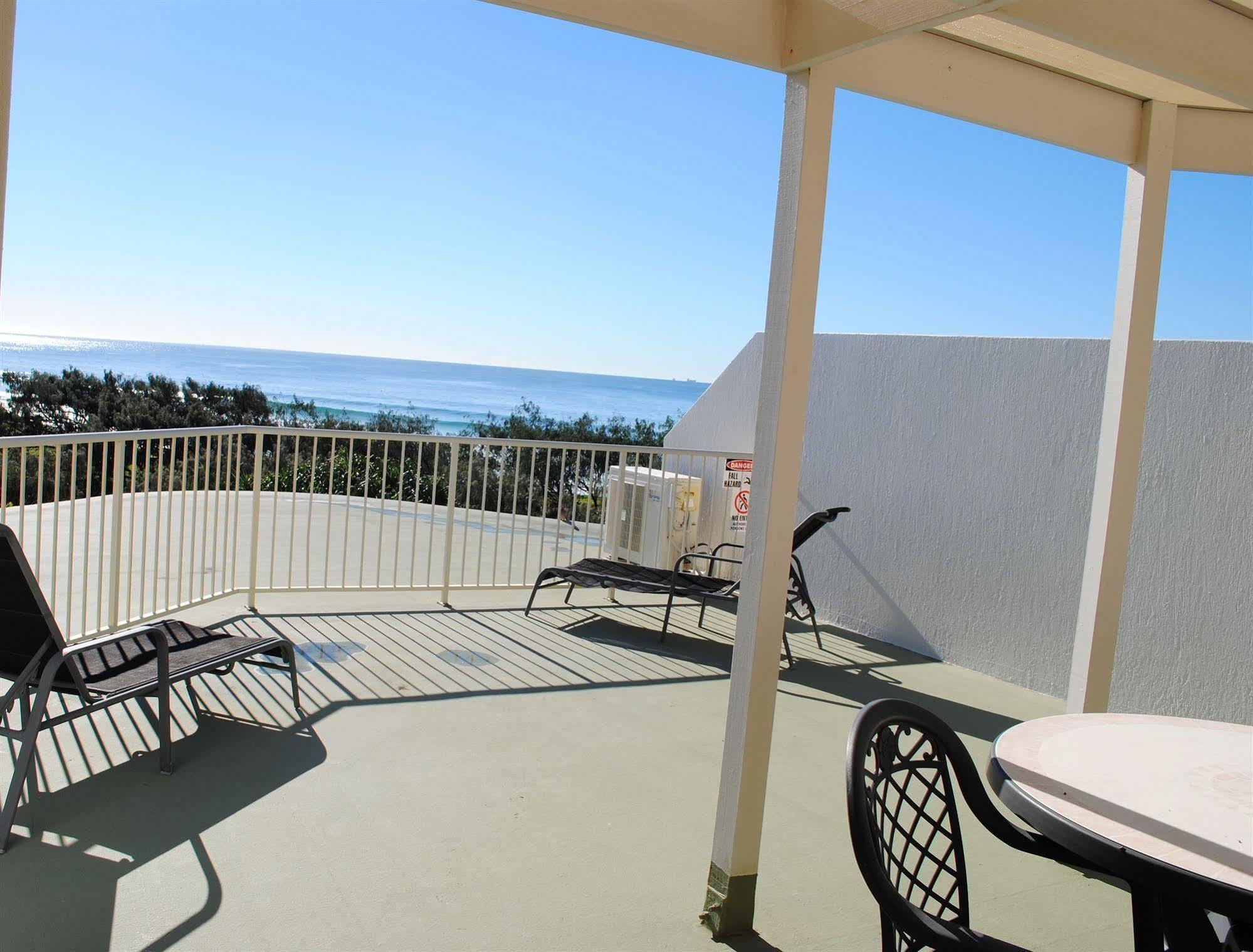 Surfside On The Beach Buddina Exterior photo